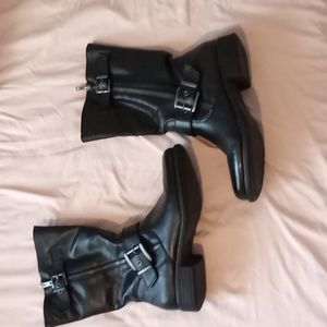 Black boots